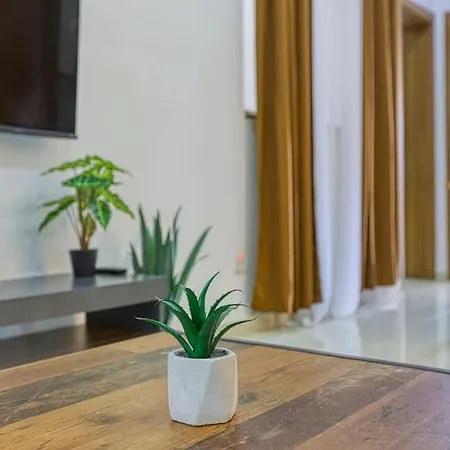 Lovely 2bed Near Balluta Bay & Cafes