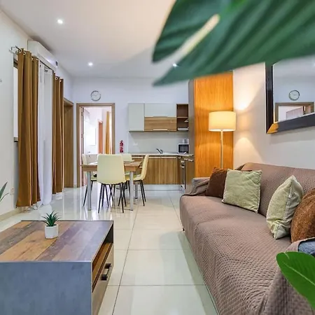 Lovely 2bed Near Balluta Bay & Cafes *