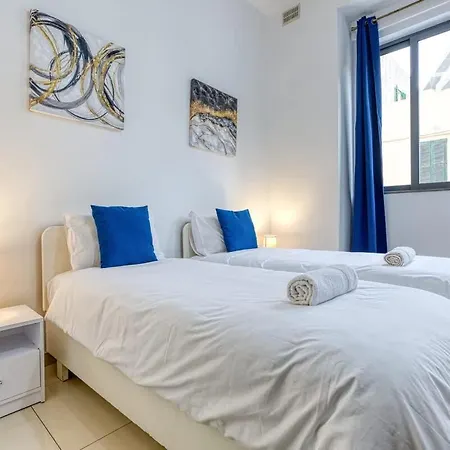 Lovely 2bed Near Balluta Bay & Cafes Apartmán