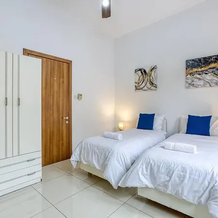 Lovely 2bed Near Balluta Bay & Cafes Apartmán