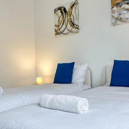 Lovely 2bed Near Balluta Bay & Cafes Апартаменты