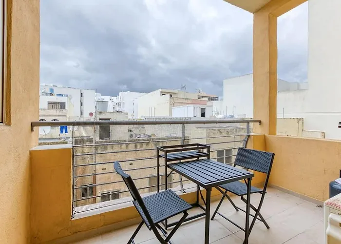 Апартаменты Lovely 2bed Near Balluta Bay & Cafes *