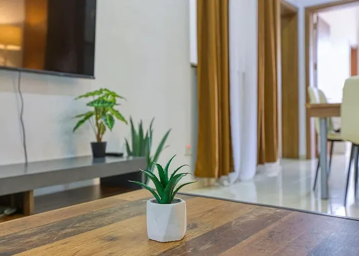 Lovely 2bed Near Balluta Bay & Cafes