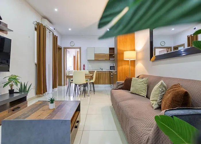 Lovely 2bed Near Balluta Bay & Cafes *