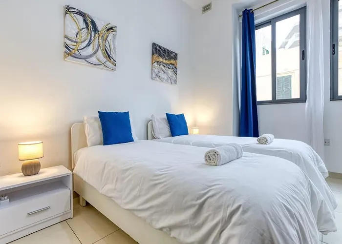 Lovely 2bed Near Balluta Bay & Cafes Apartament