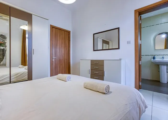 Lovely 2bed Near Balluta Bay & Cafes * Kappara